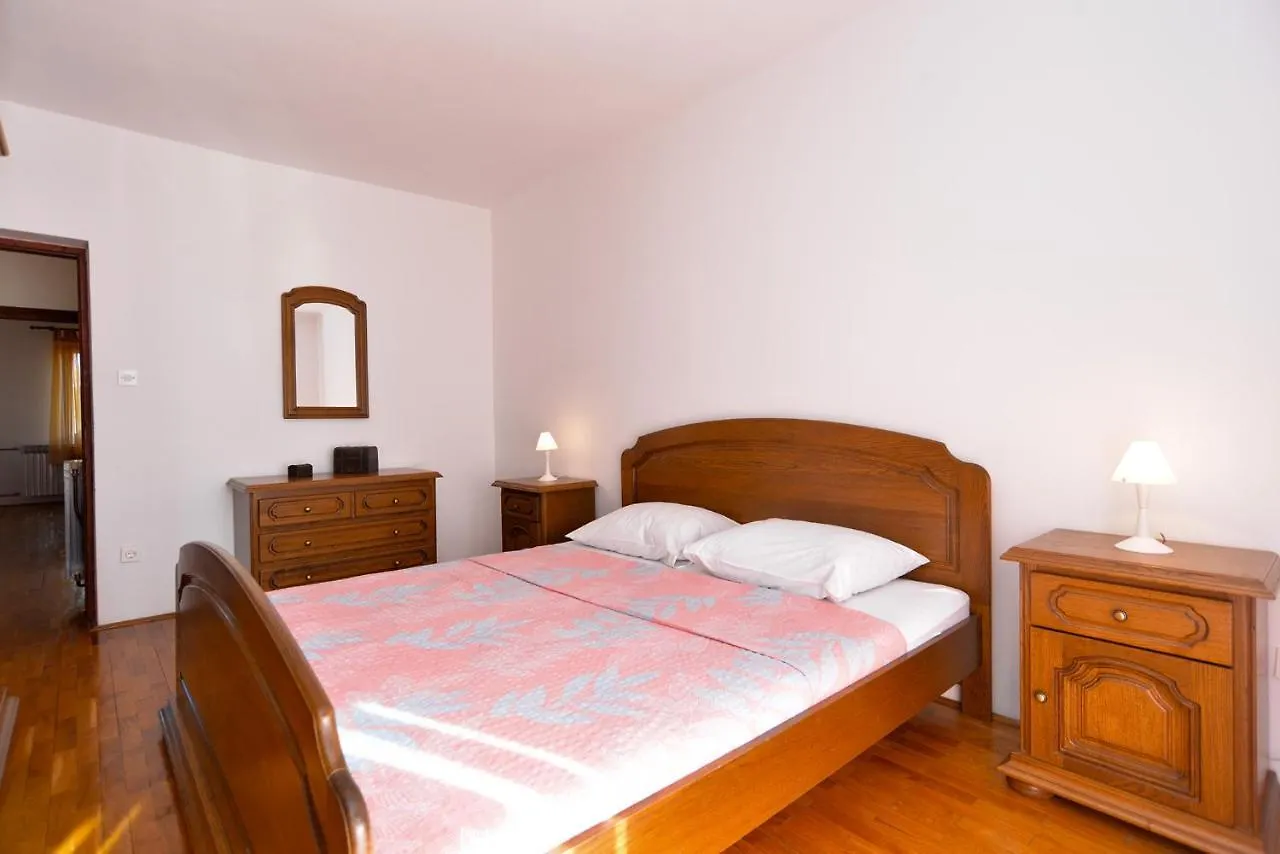 Apartment Prostin 1168  Fazana