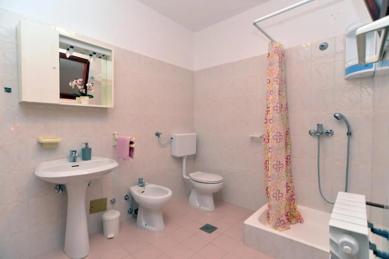 Apartment Prostin 1168 0*, Fazana Croatia