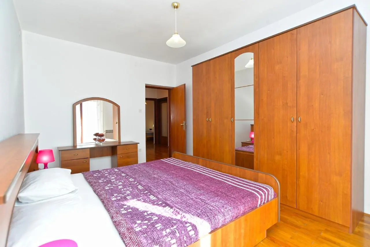 Apartment Prostin 1168  Fazana